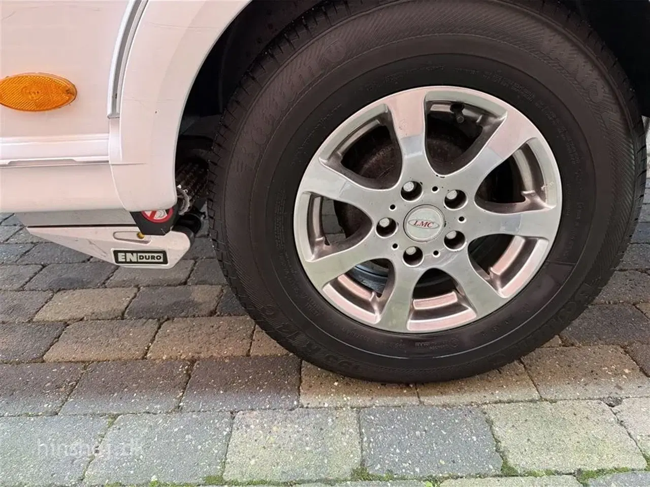 Billede 13 - 2021 - LMC Style 450 D   Lækker vogn med fritstående dobbeltseng fra Hinshøj Caravan A/S