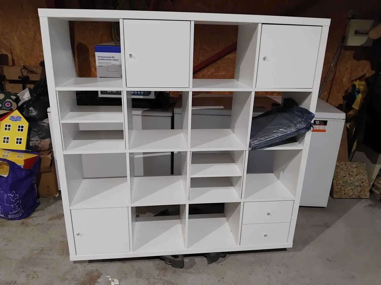Billede 1 - Rumdeler,med skuffer og skabe