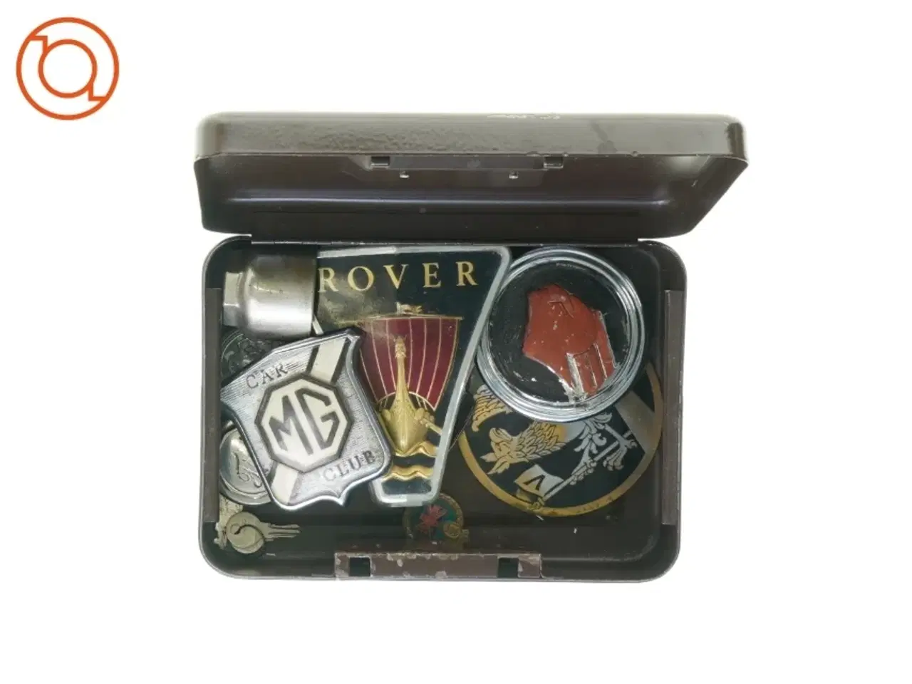 Billede 1 - Pengekasse fyldt med gamle bilmærker (str. 25 x 17 cm)