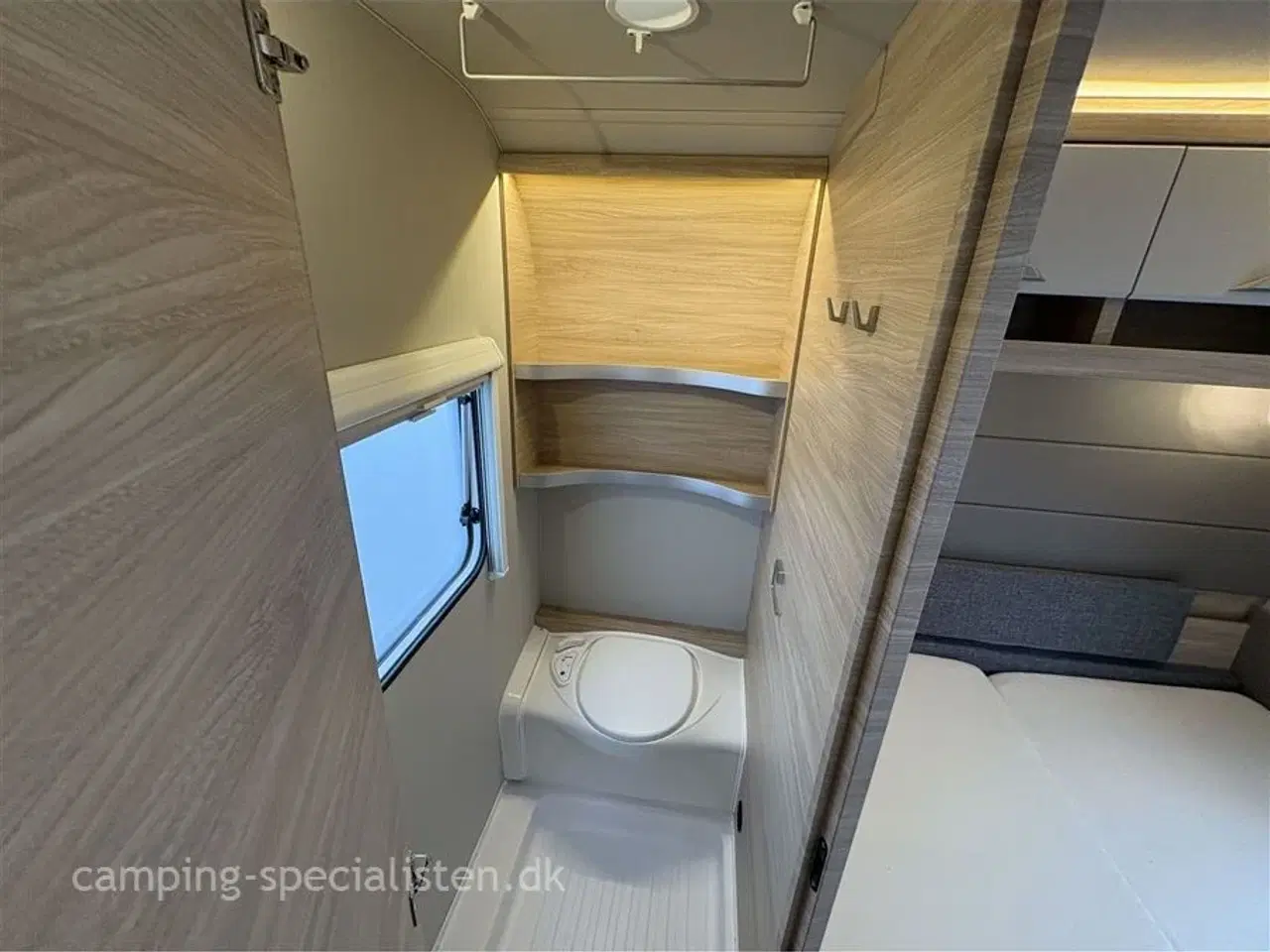 Billede 10 - 2021 - Knaus Südwind 500 UF "60 Years Celebration"   Knaus Südwind 500 UF 60 Year Celebration 2021 - Se den nu hos Camping-Specialisten.dk