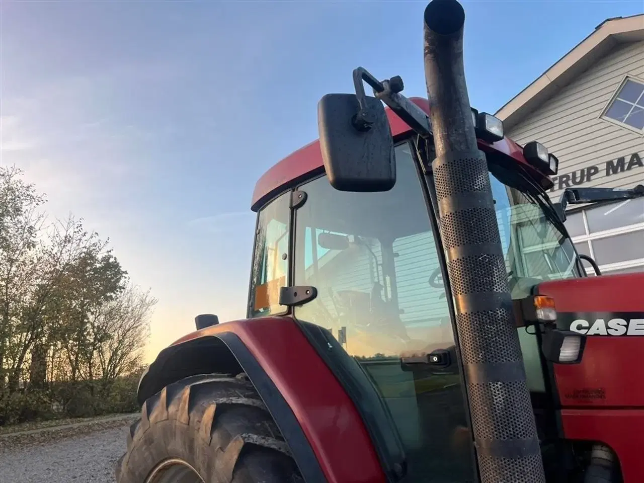 Billede 8 - Case IH MX135 Handy traktor med frontlift, orginal vægtklodser og nye bremser.