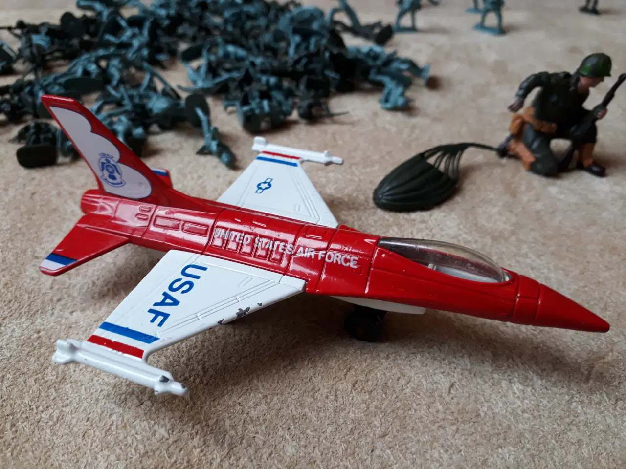 Billede 7 - Matchbox Air Force Fly og Soldater