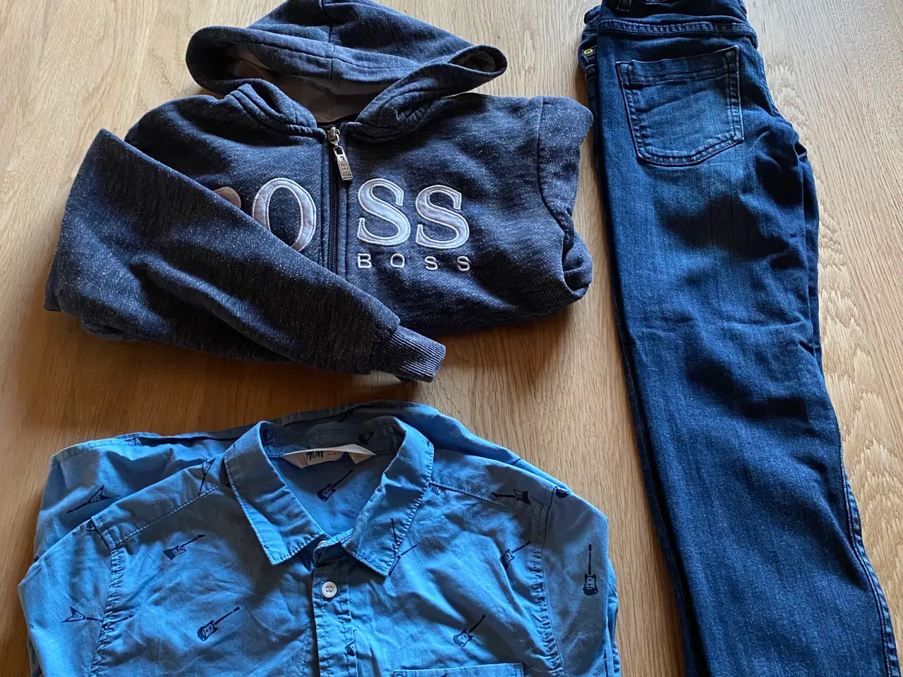 Billede 8 - Tommy Hilfiger skjorte, Nameit mm.