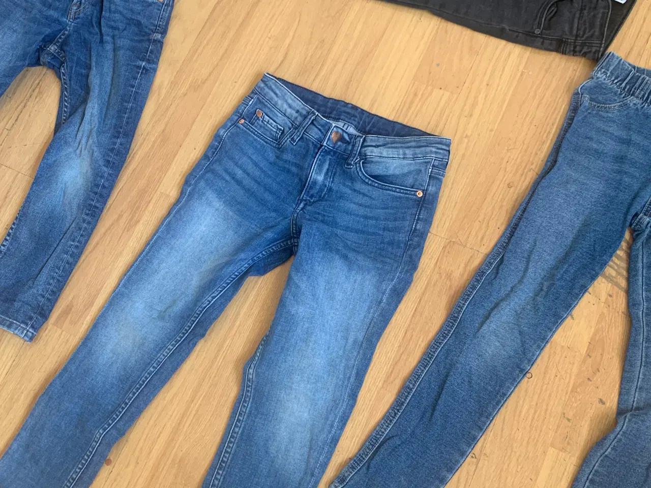 Billede 5 - Tøj pakke med bukser 