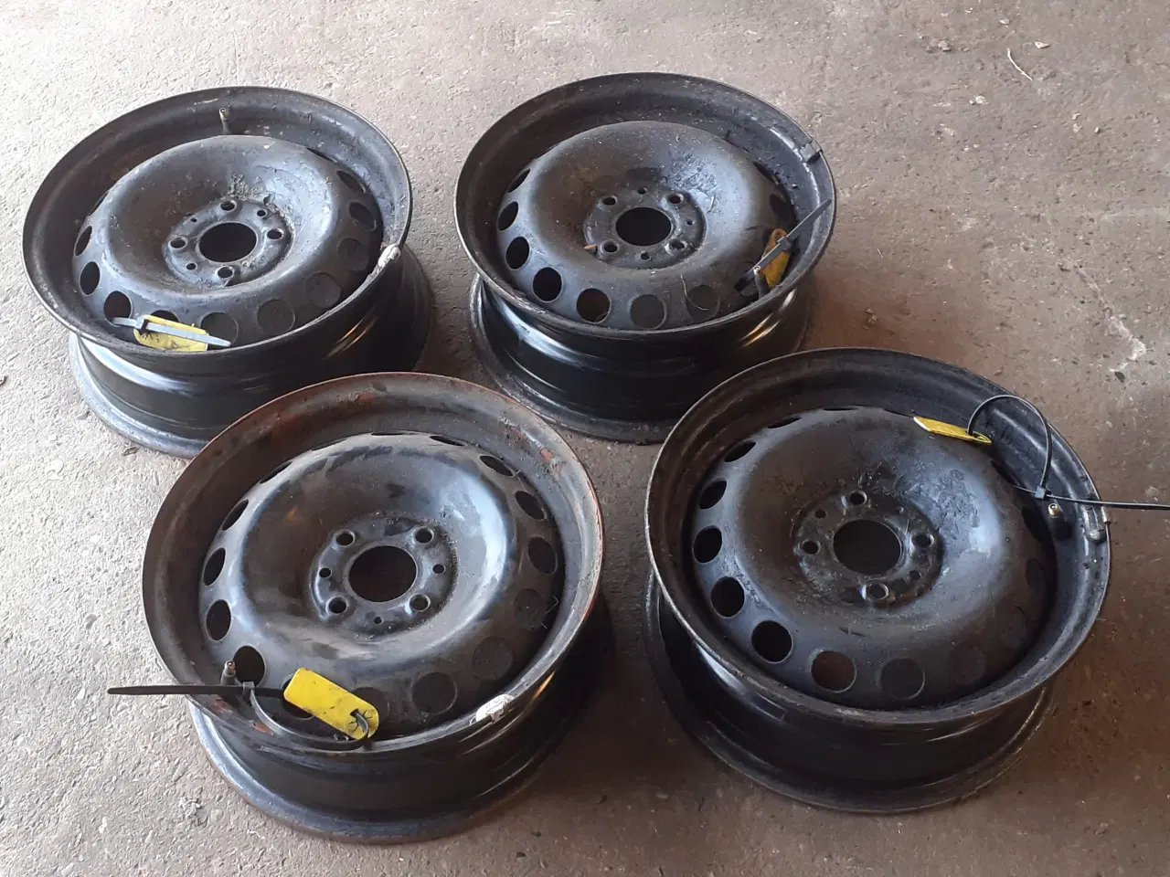 Billede 1 - 14" 4x98 Fiat stålfælge