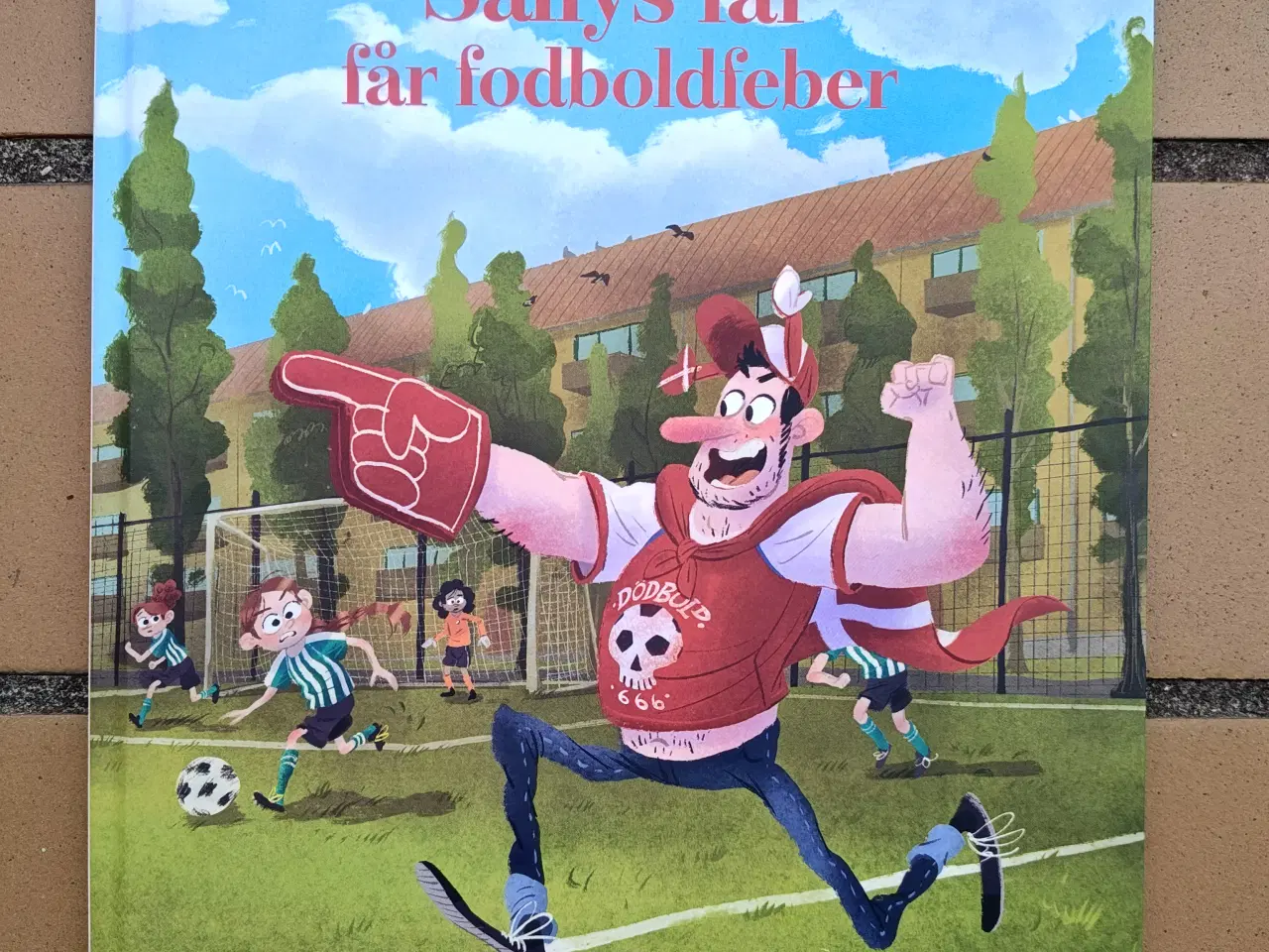 Billede 1 - Sallys far får fodboldfeber Bog