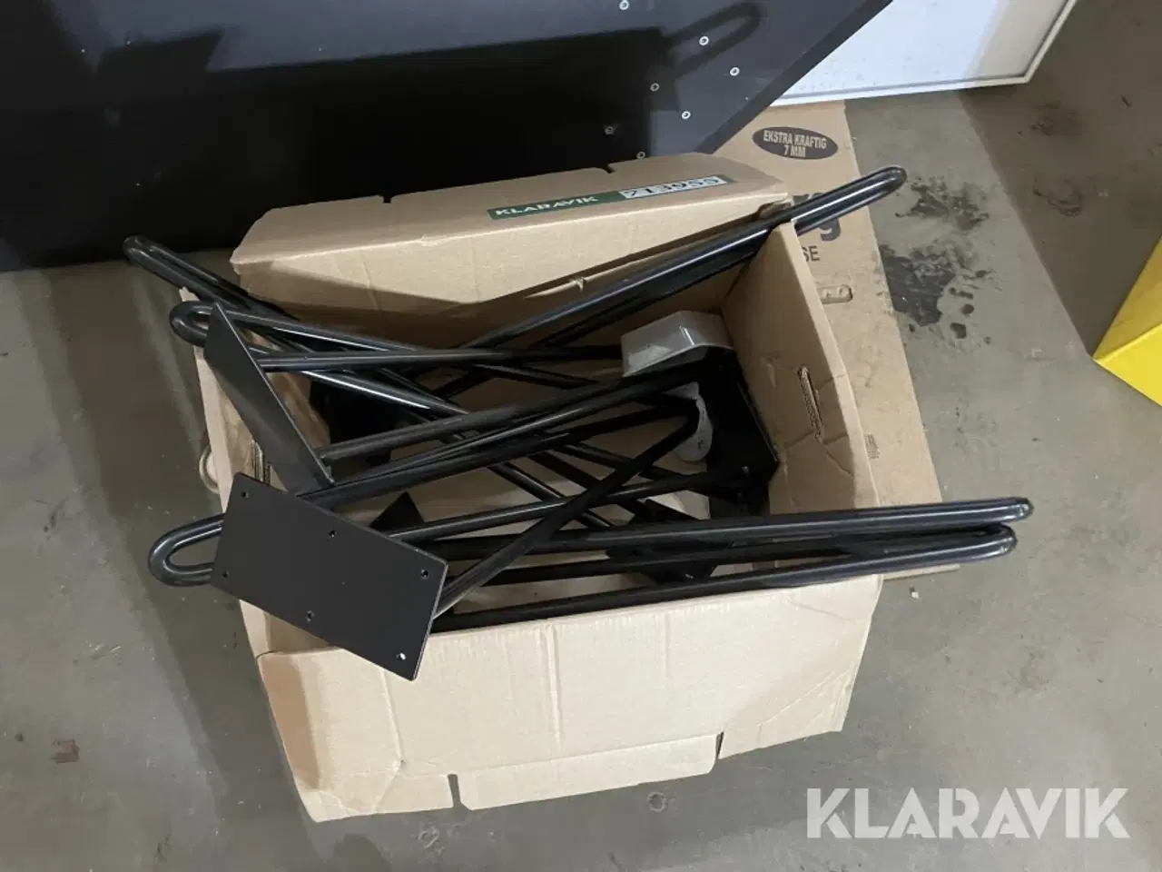 Billede 4 - Skriveborde sorte 2 styk