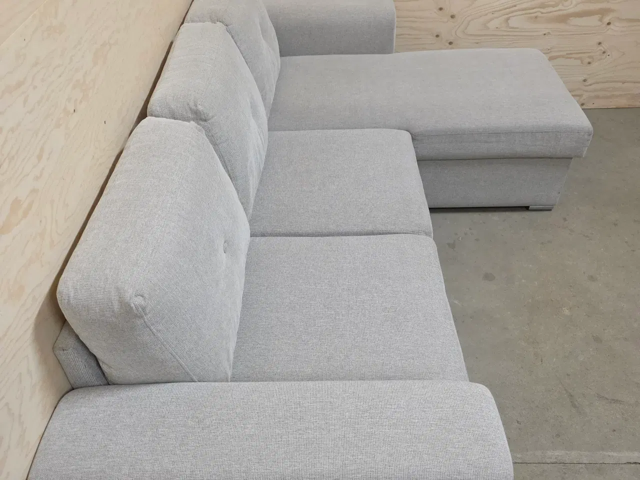 Billede 4 - Jysk VEJLBY Sovesofa Chaiselong – Nypris: 4999 DKK