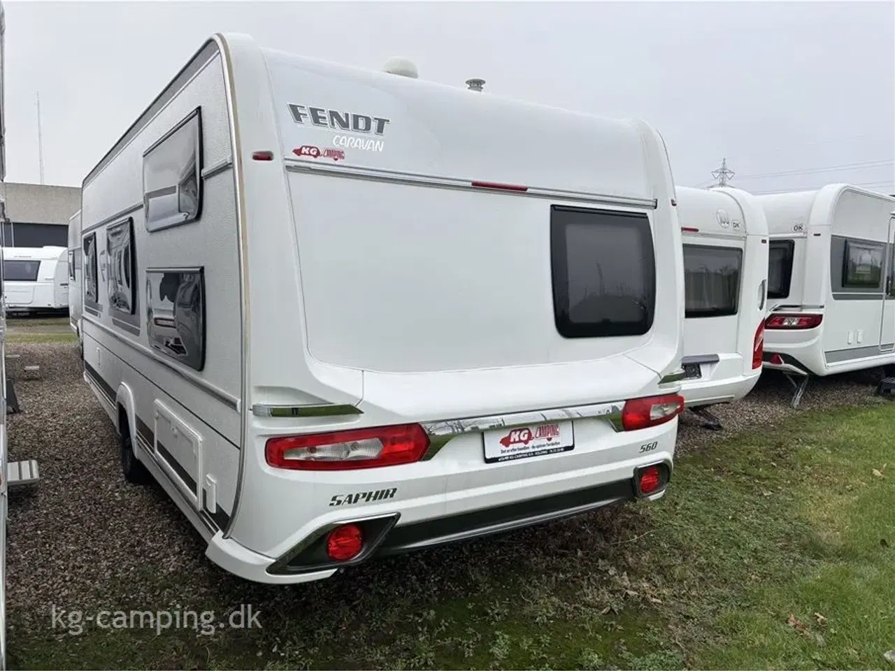 Billede 3 - 2018 - Fendt Saphir 560 SKM   Flot familievogn med 2 køjer og stort bad og incl mover og aircon.