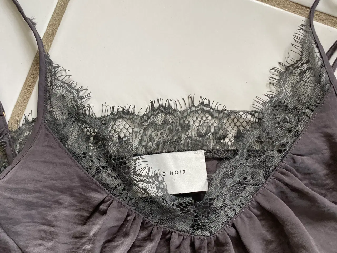 Billede 2 - Smuk top fra Neo Noir