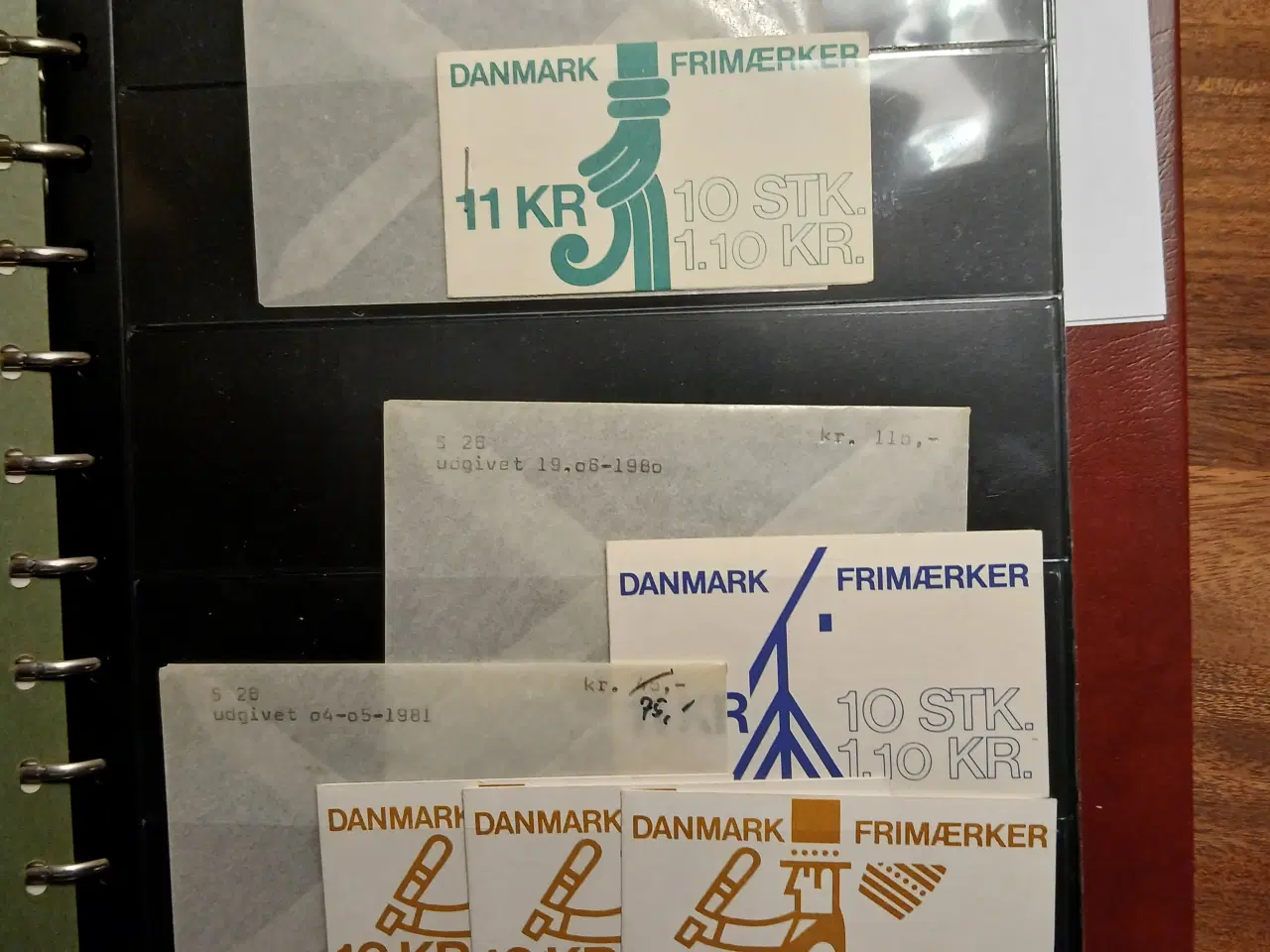 Billede 2 - Danmark frimærkehæfter (1). Flot Safe Album med 45