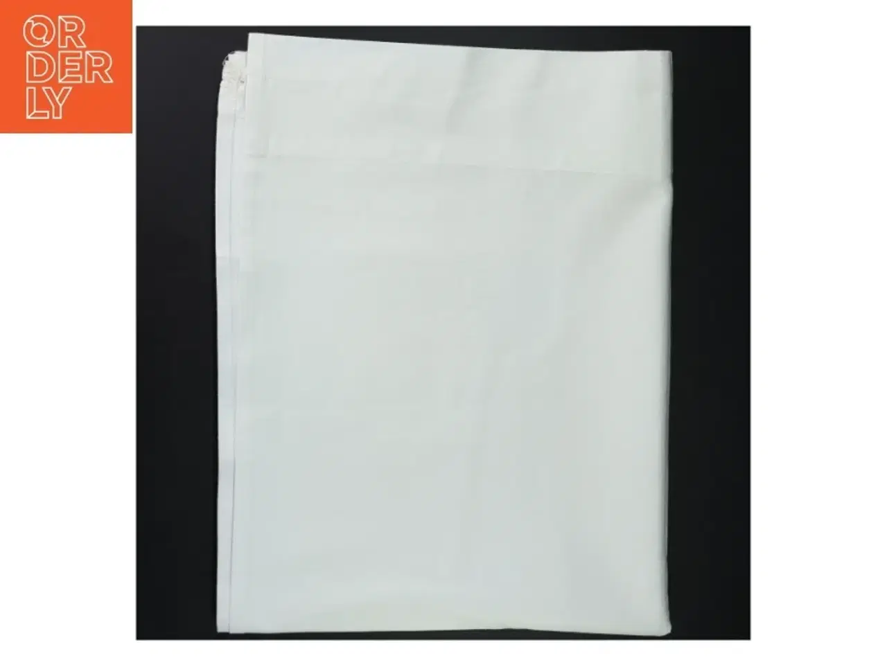 Billede 3 - Hvid dug med broderi (str. 120 x 160 cm)