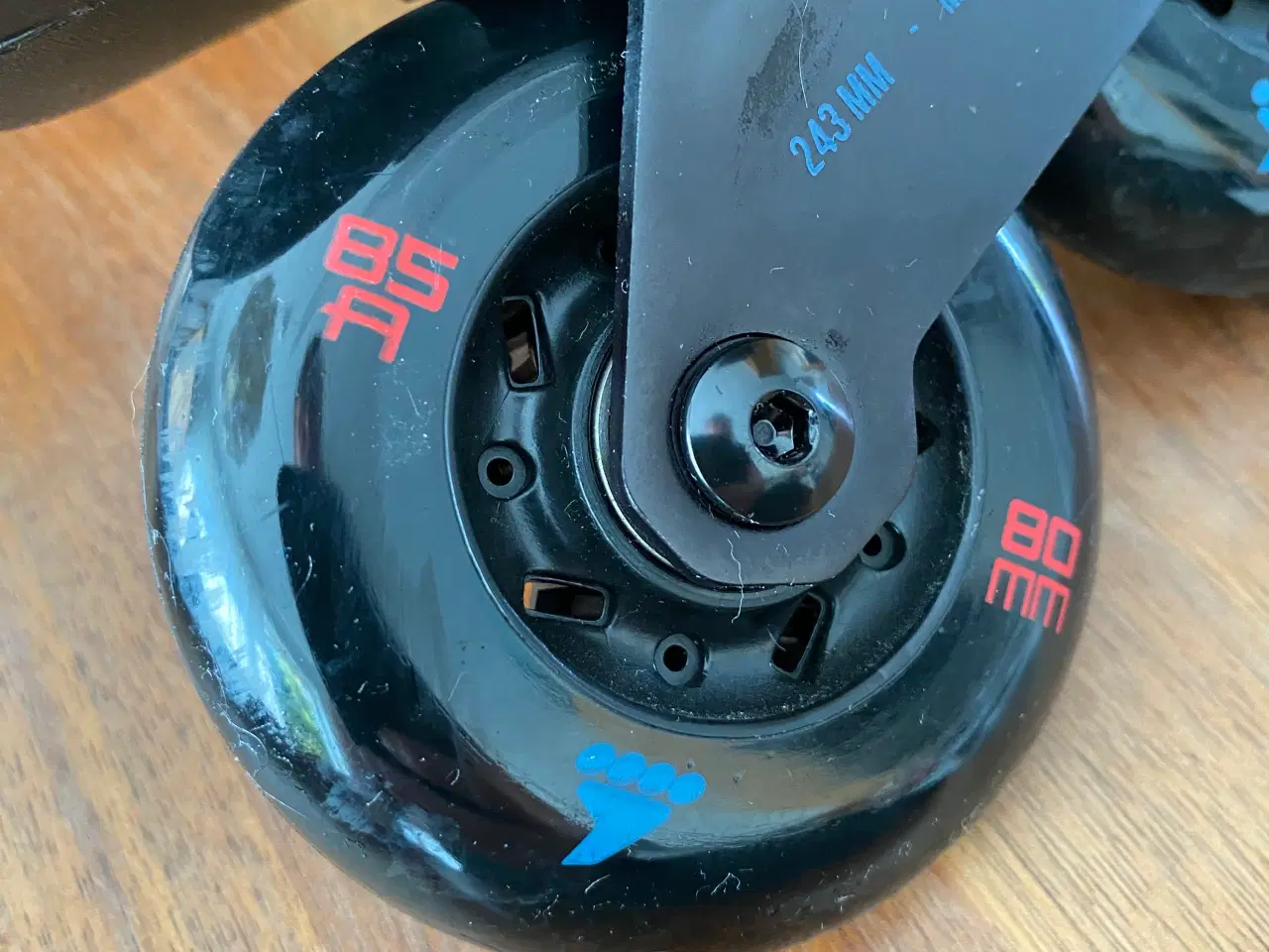 Billede 3 - Rollerblades - brugt 1 gang. Str. 41.