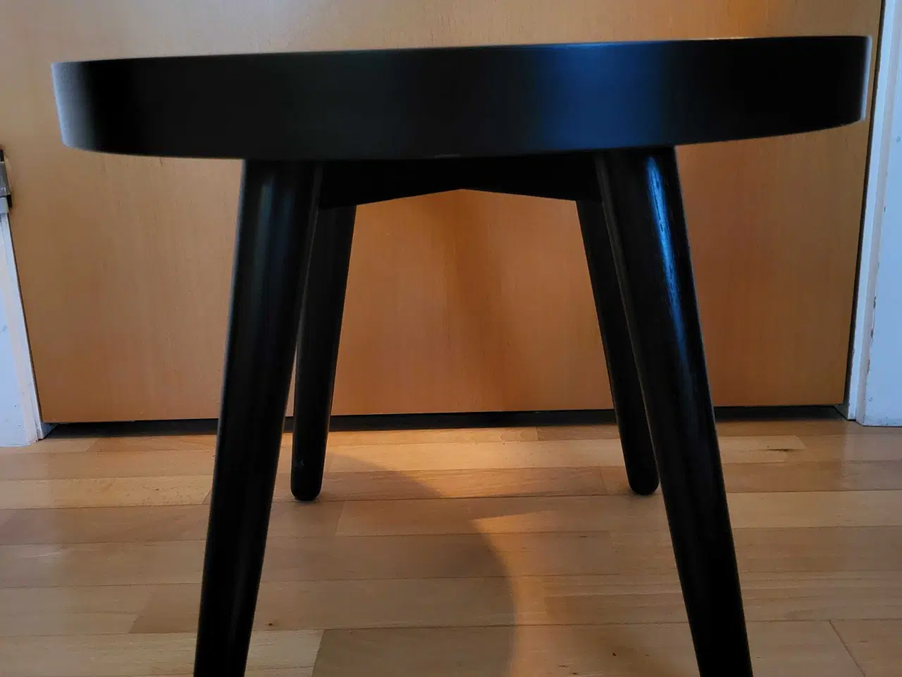 Billede 6 - Alma Softline sofabord/skammel, siddepude medfølge