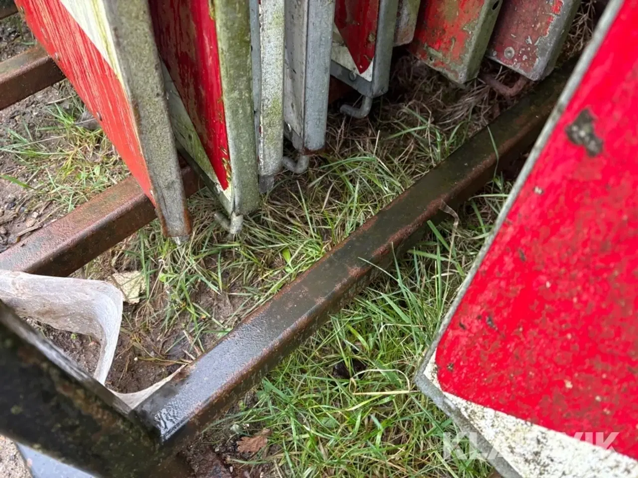 Billede 6 - Stativ med vejskilte cirka 39 skilte