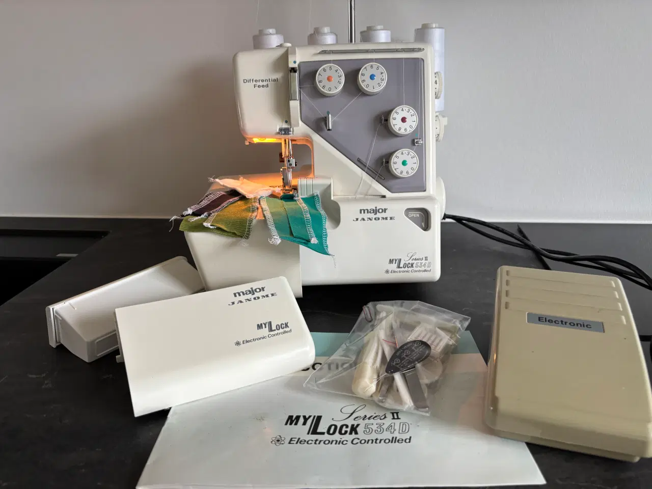 Billede 1 -  Major. Janome. my lock  534 D overlocker 