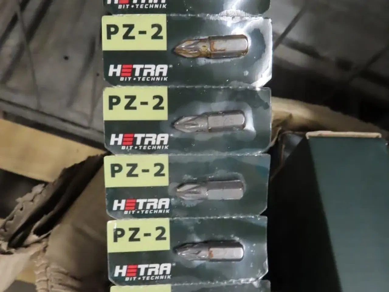 Billede 3 - 3 + 2 kasser med Bits