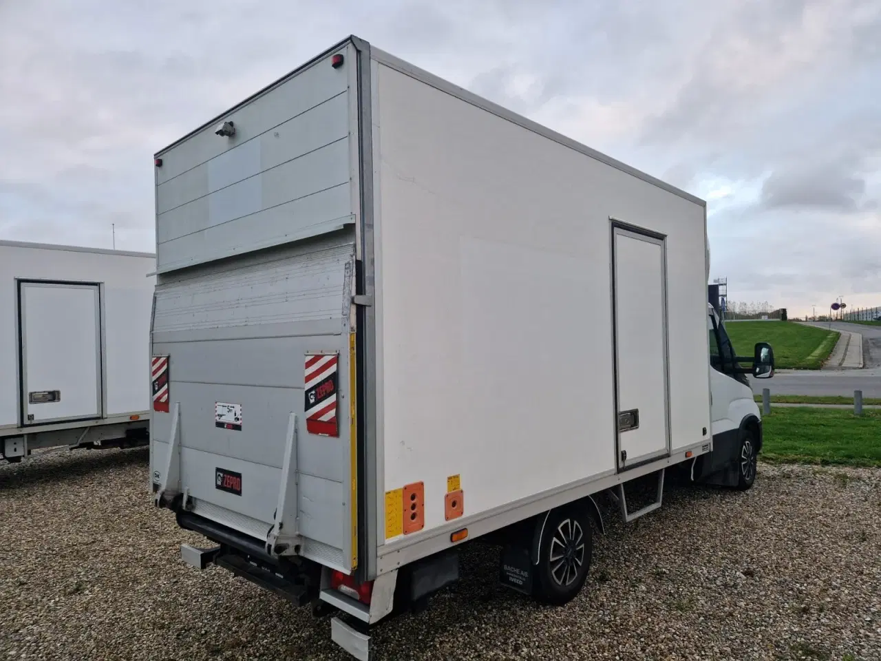 Billede 5 - Iveco Daily 2,3 35S16 Alukasse m/lift AG8