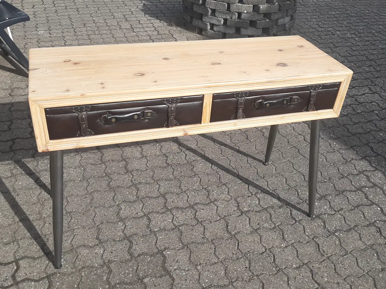 Billede 2 - Konsolbord massivt grantræ 