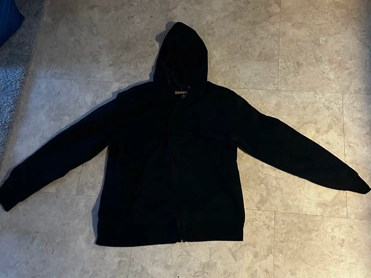 Billede 3 - Sælger 5 par lynlås trøjer