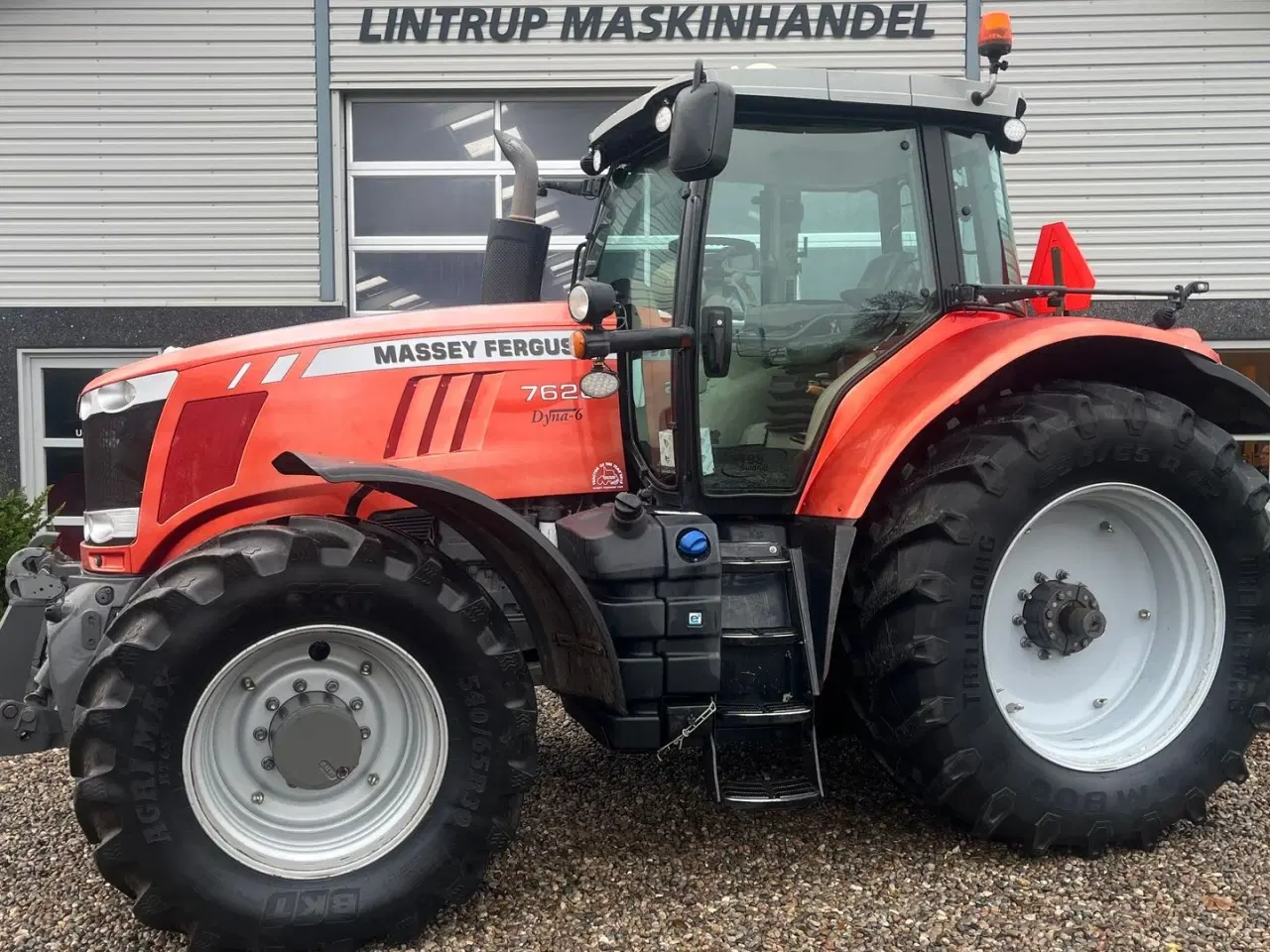 Billede 1 - Massey Ferguson 7626 Dyna 6 Med frontlift og Special Metallic lak