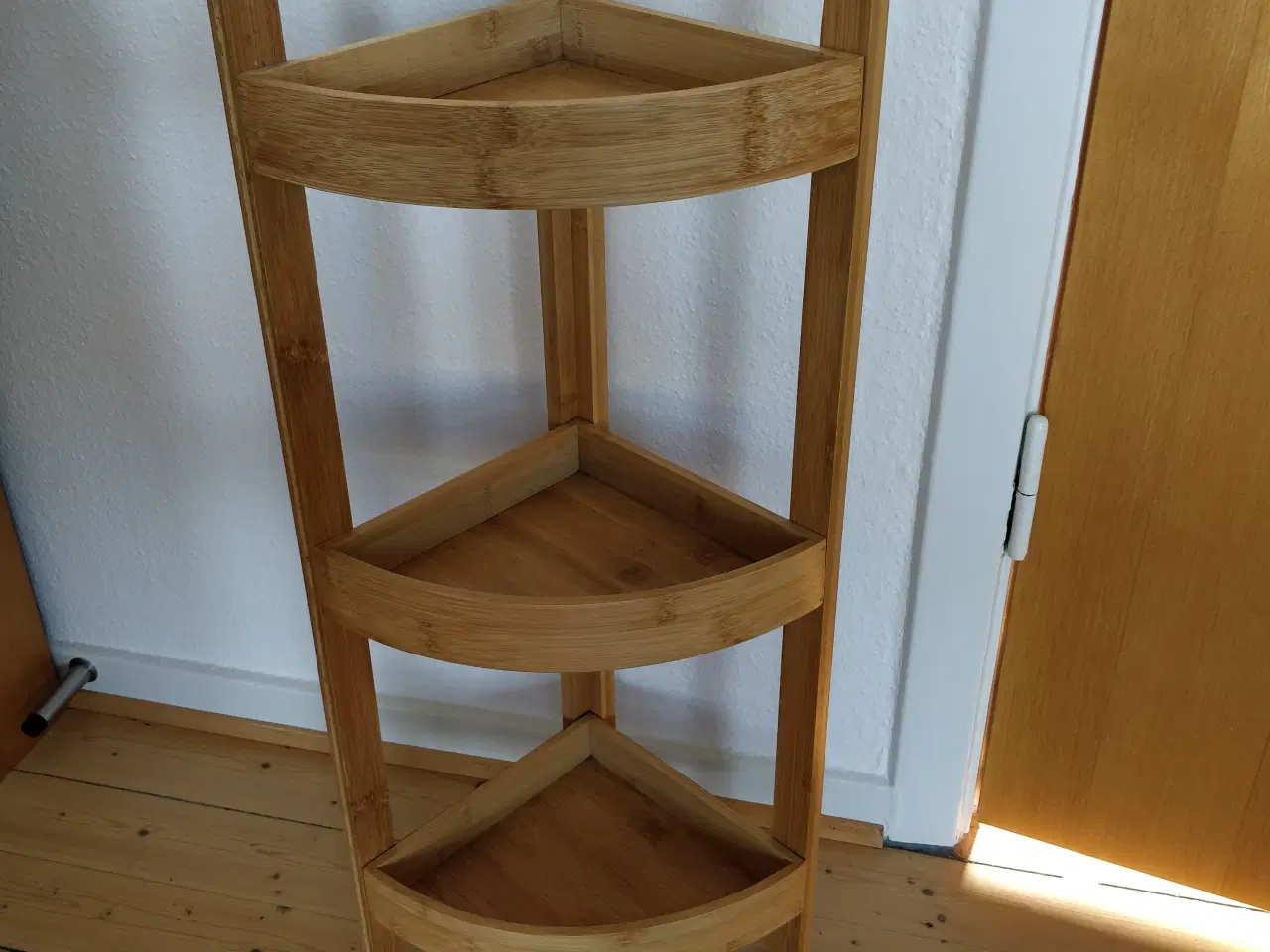 Billede 2 - Hjørnereol