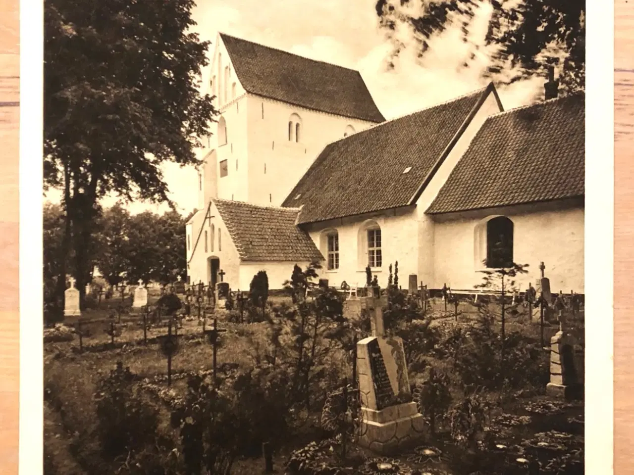 Billede 1 - Notmark Kirke. Foto i stort format