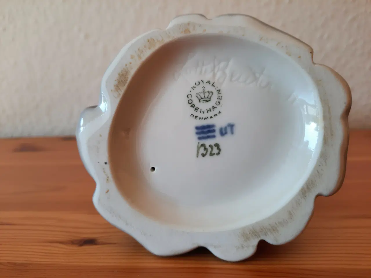 Billede 2 - Porcelænsfigur Bornholmsk pige