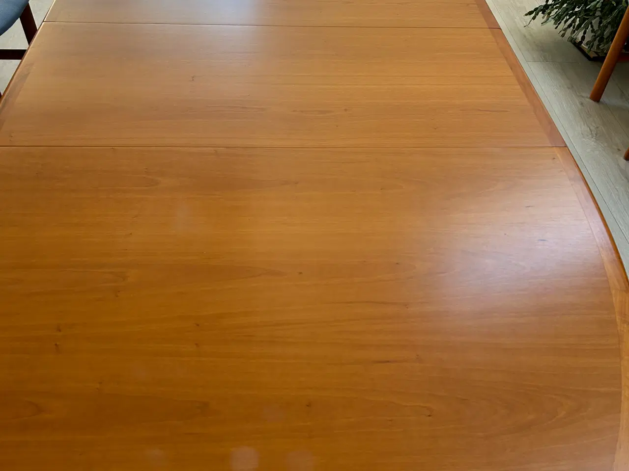 Billede 6 - Stort spisebord i kirsebær + 6 stole. Skovby.