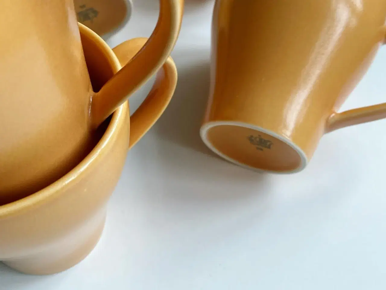 Billede 5 - Desiree, ferskenfarvede krus, 5 stk samlet