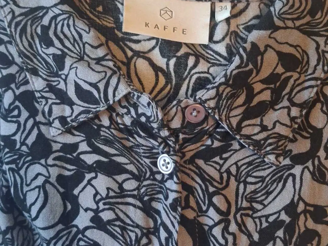 Billede 7 - 164/S Kjole fra Kaffe "ny"