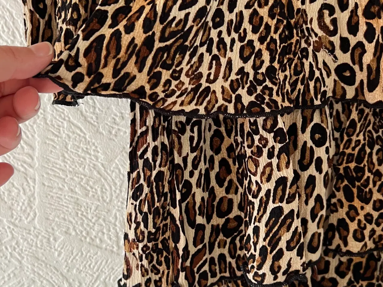 Billede 7 - Leopardkjole fra Noella. (Str. XS)