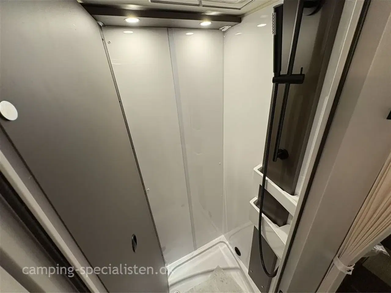 Billede 17 - 2026 - Bürstner B66 TD 690   NYHED! Bürstner B66 TD 690 2026 kampagnemodel - Kan ses nu hos Camping-Specialisten.dk