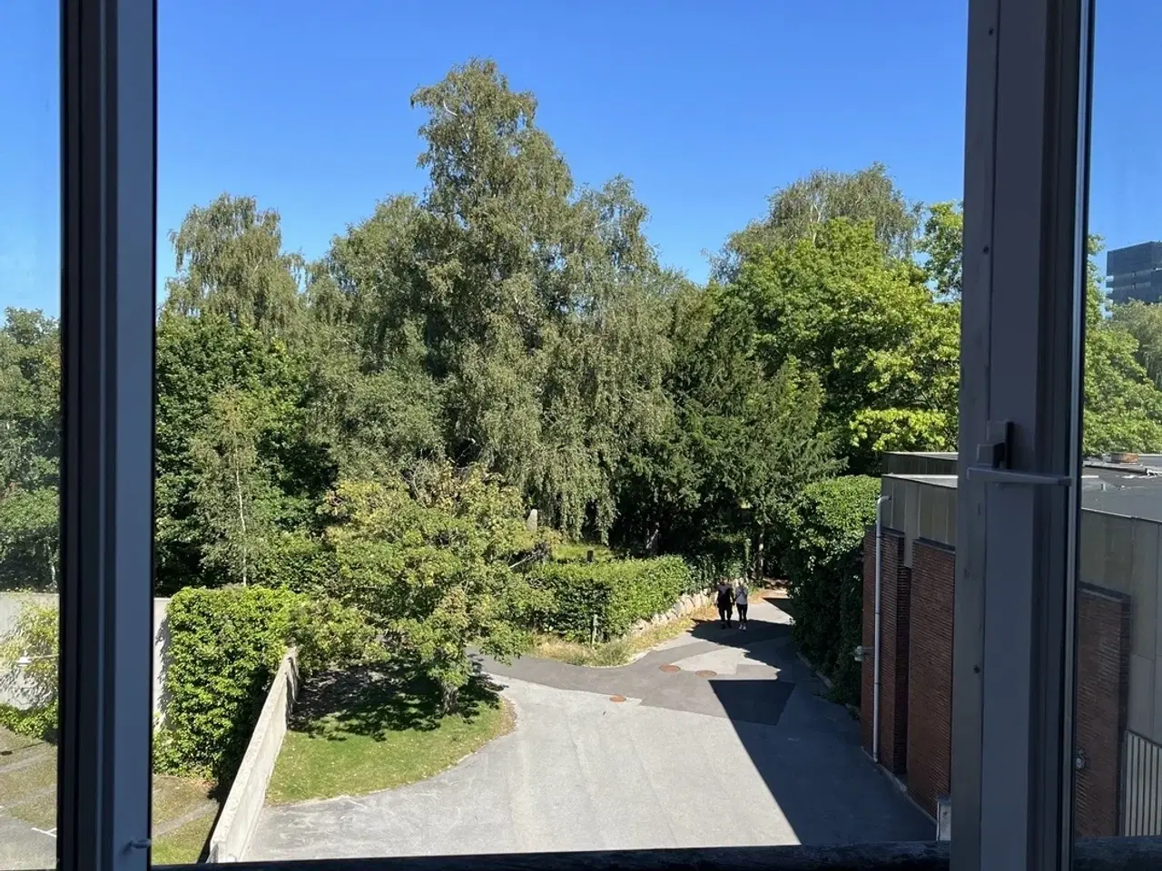 Billede 2 - Nyistandsatte kontorlokaler central i Kgs. Lyngby