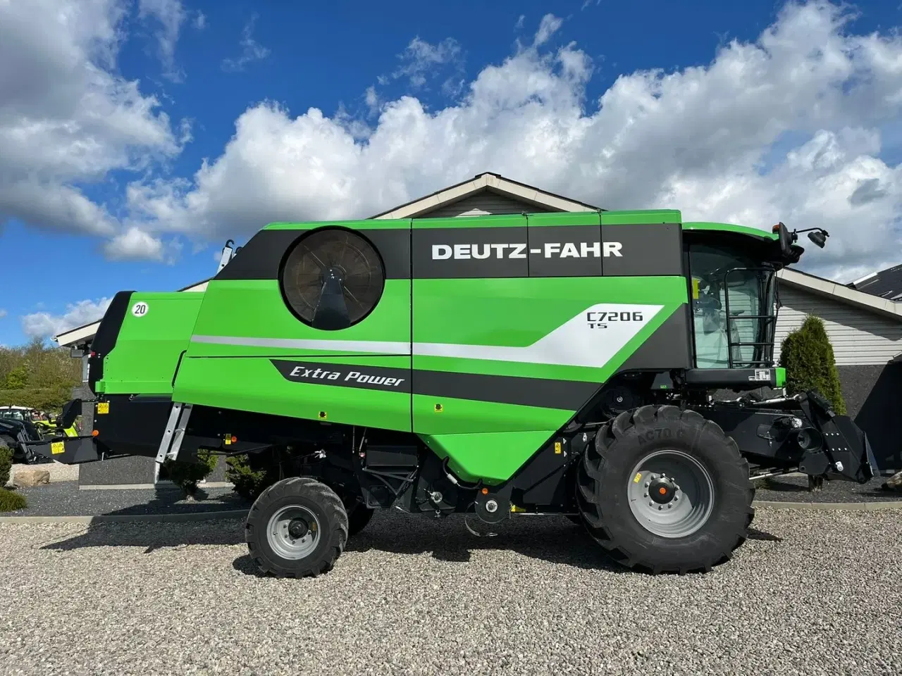 Billede 9 - Deutz-Fahr C7206 With 24feed - 7.2m header. New and unused Combine together with 7.2m header