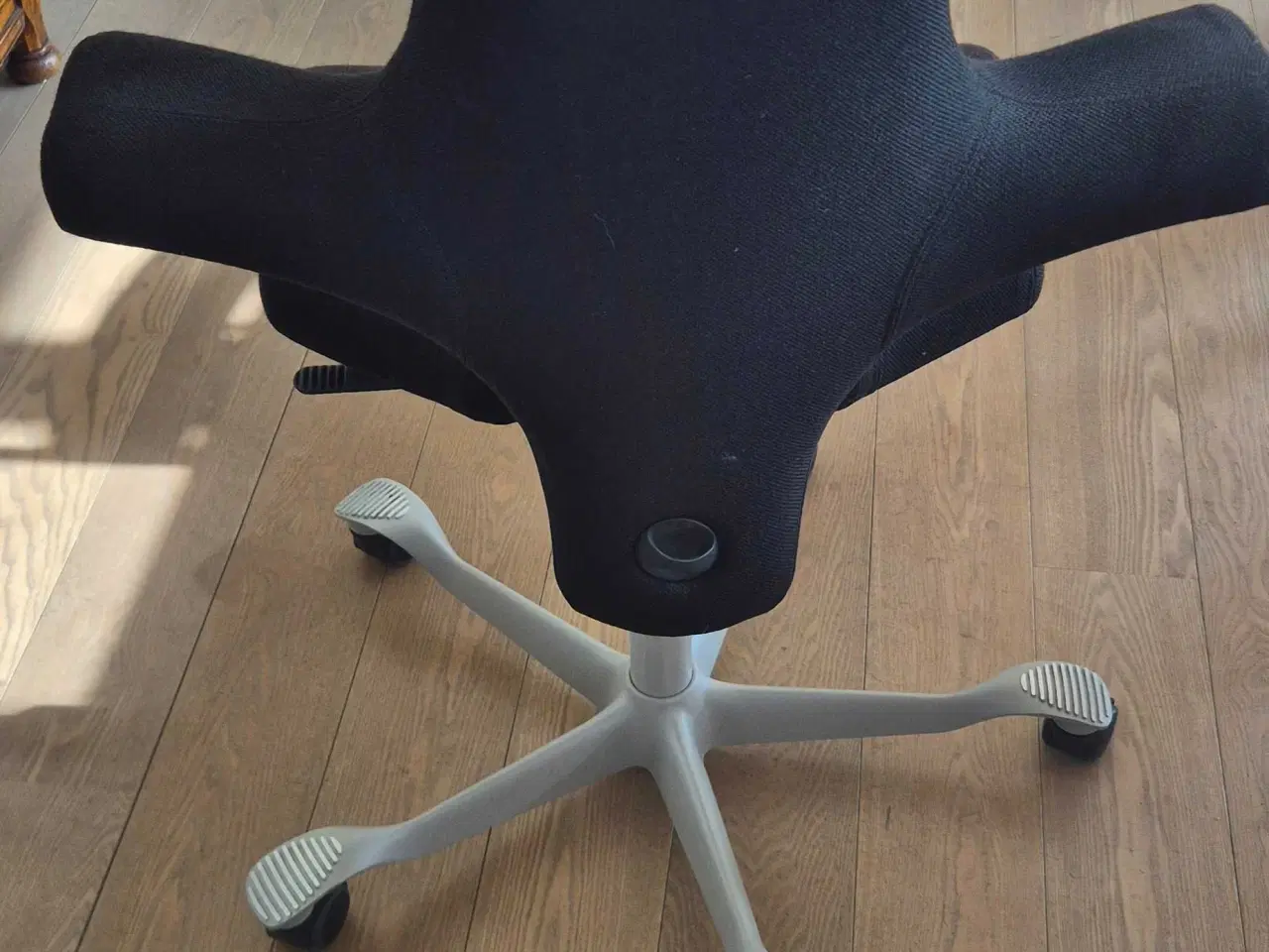 Billede 2 - HÅG CAPISCO 8106 i som ny