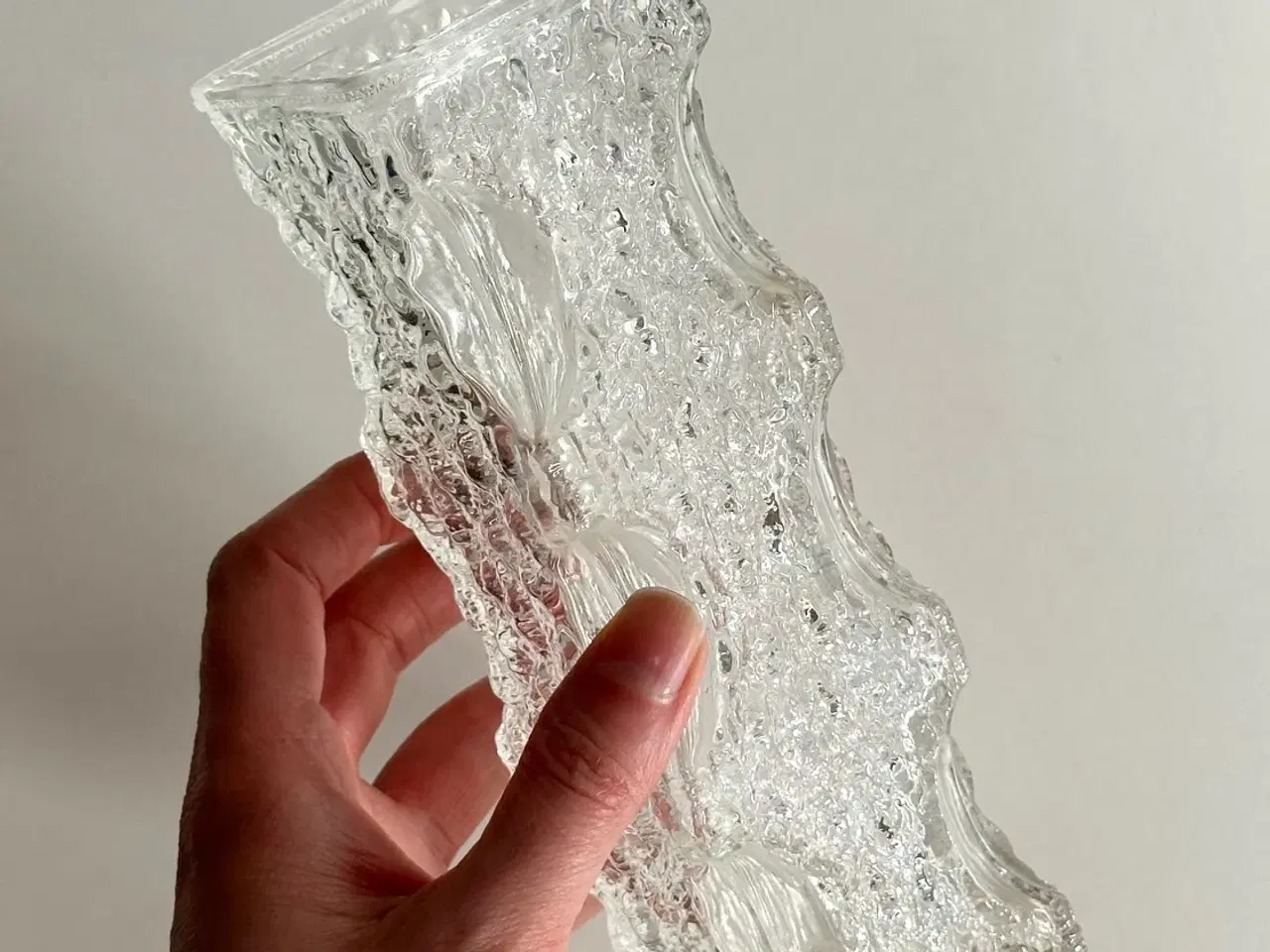 Billede 2 - Oberglas Austria, kantet vase