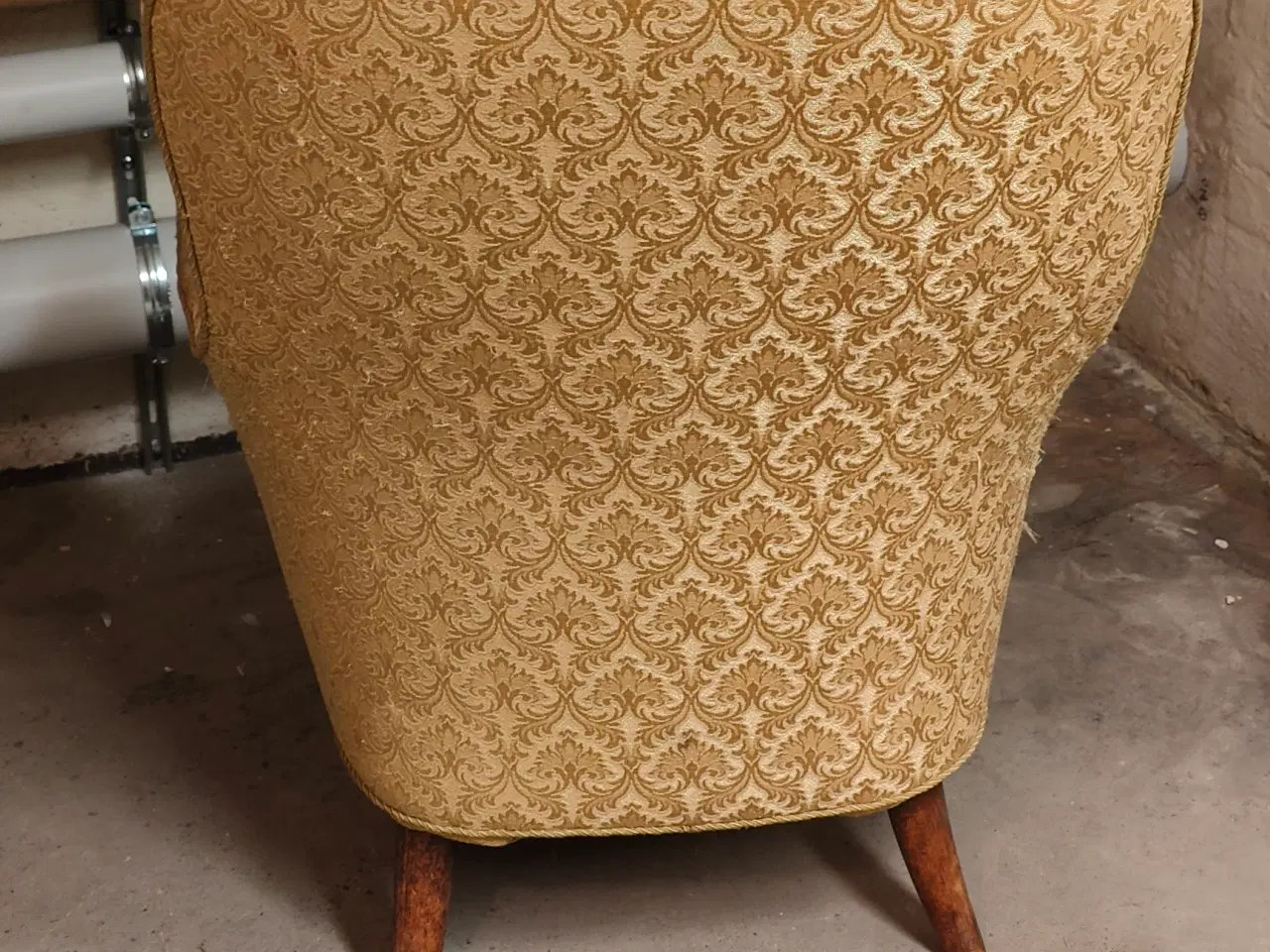 Billede 3 - Smuk lænestol i guld betræk 