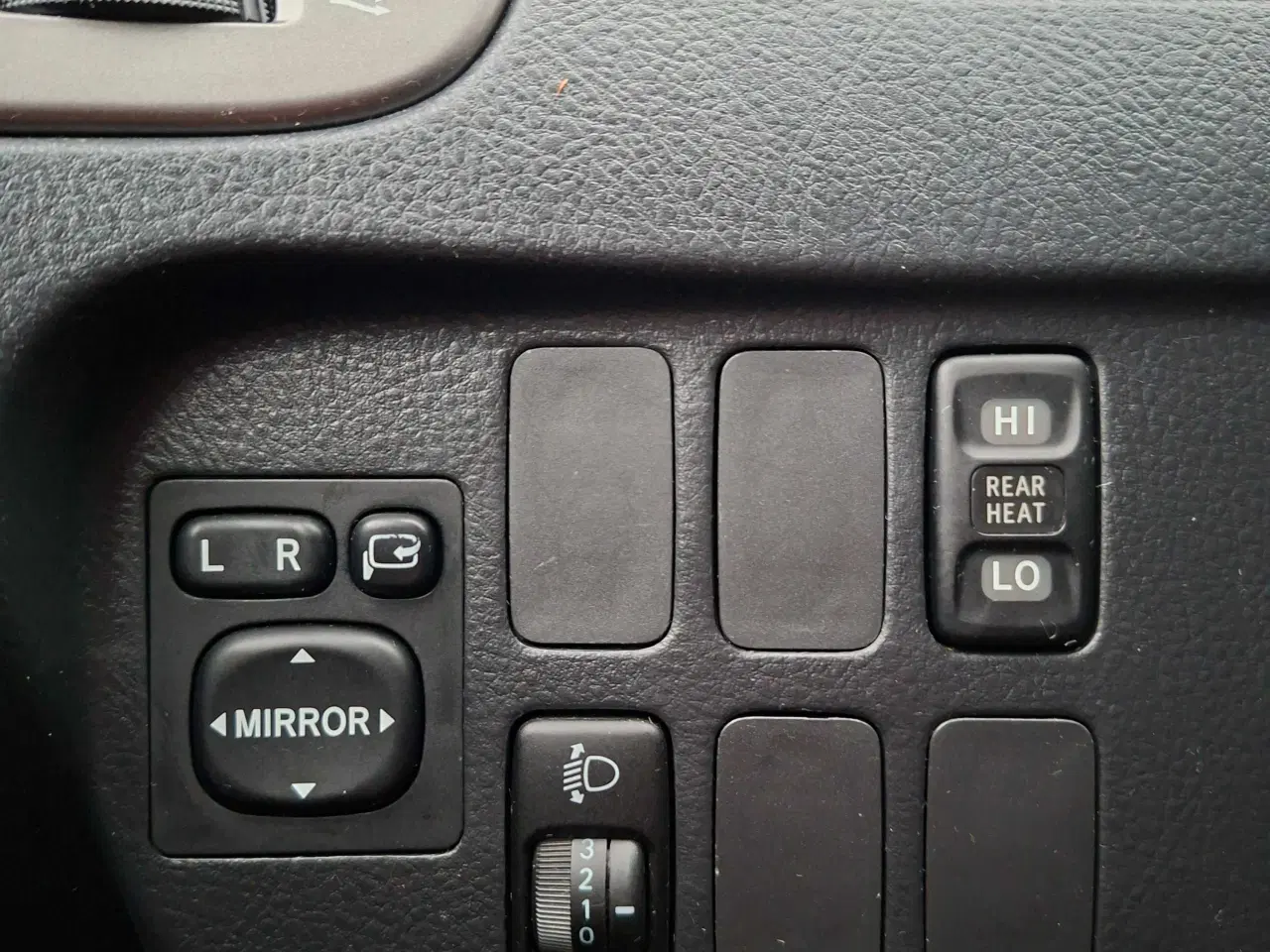 Billede 12 - Toyota Sportsvan - Nysynet, nedvejet og lav km.