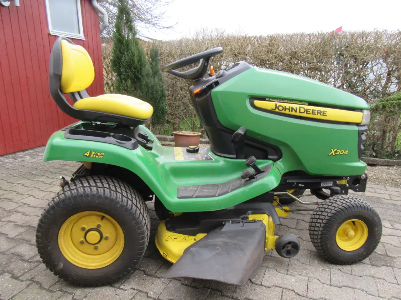 Billede 2 - John Deere x 304 med 17 hk motor