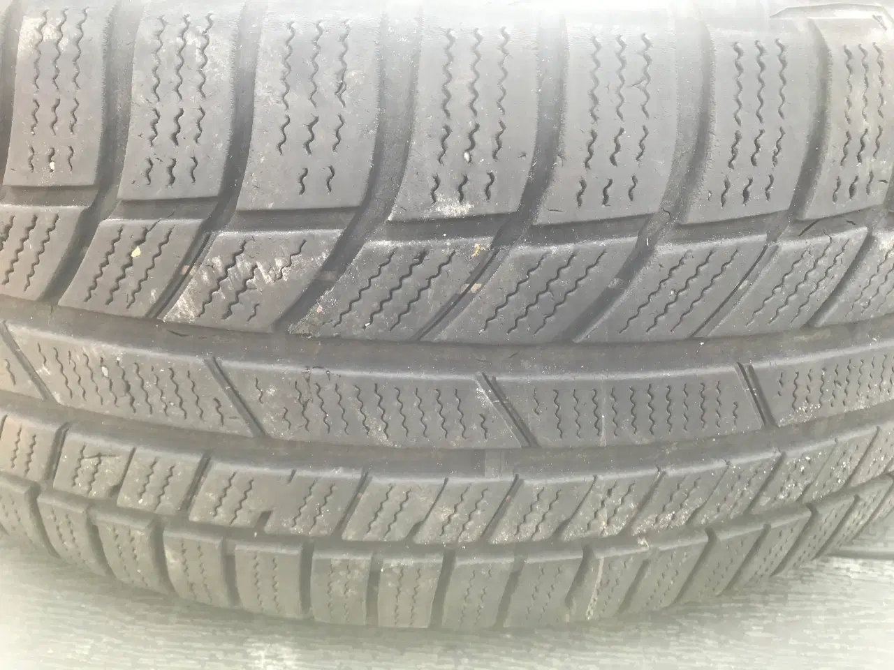 Billede 4 - 2 Bilhelårsdæk med Felge 205/55/R16 