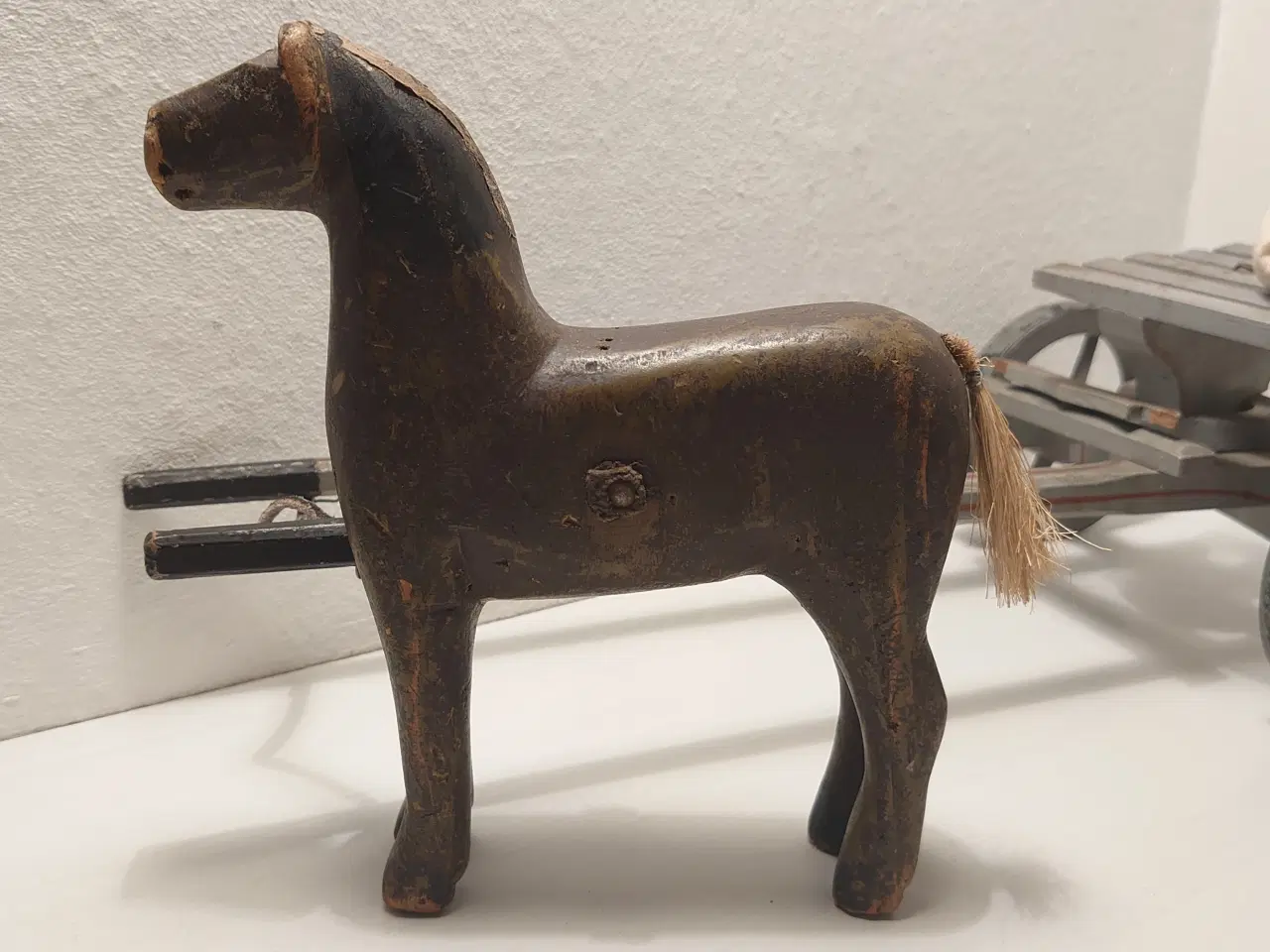 Billede 3 - Træhest med vogn og 3 kornsække. Ca 1930-40