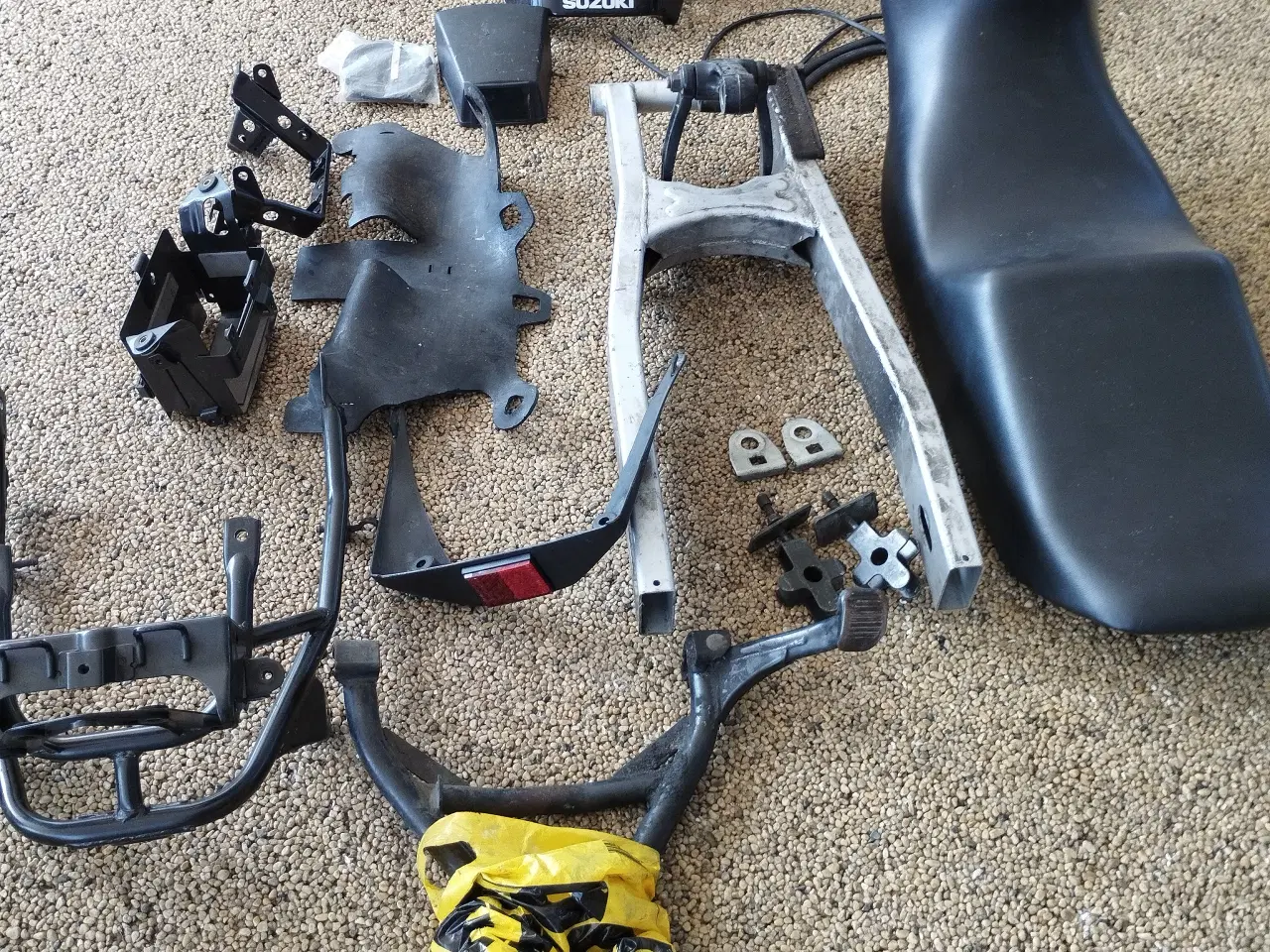 Billede 1 - Reservedele  til  Suzuki GSX 600 F 1993 ( se %)
