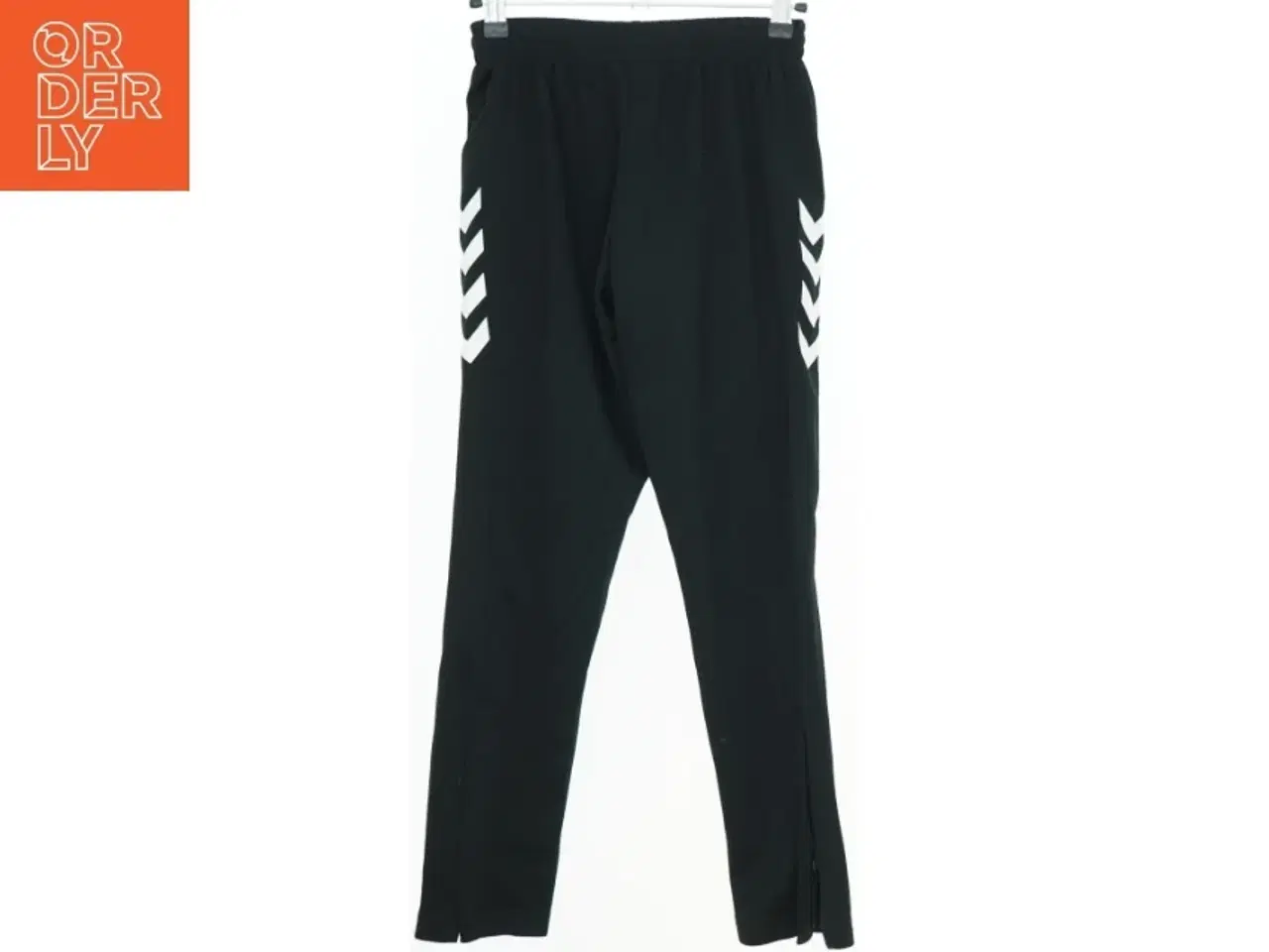 Billede 2 - Sporty sorte bukser med lynlås fra Hummel (str. 152)