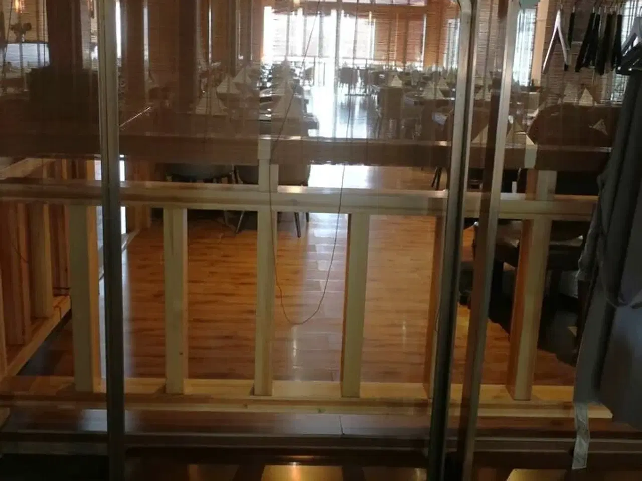 Billede 2 - To tøjstativer