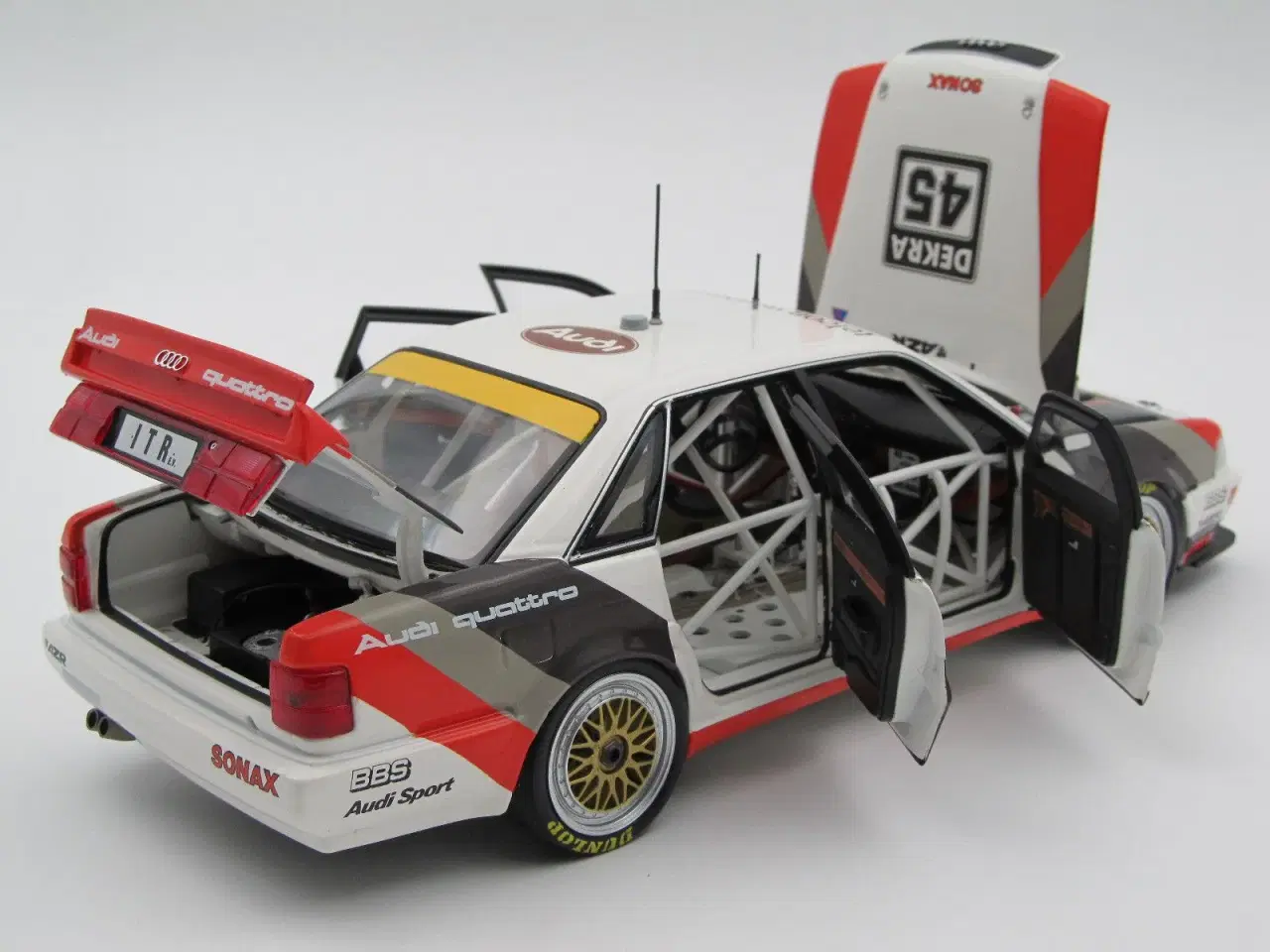 Billede 5 - MINICHAMPS - Audi V8 Quattro DTM vinder 1991 1:18