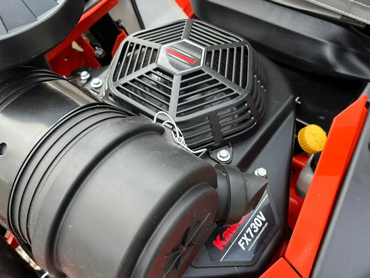 Billede 9 - Ariens Zenith 60 SD Top professionel maskine med stor 2 cylindret Kawasaki motor.