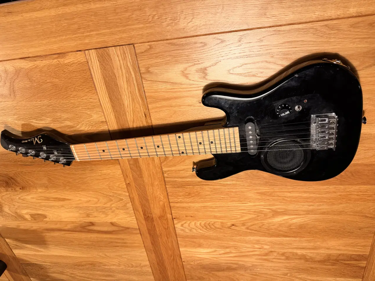 Billede 1 - Elguitar med indbygget højtaler til børn 80cm