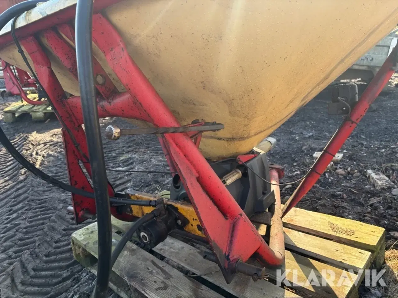 Billede 3 - Saltspreder med PTO og hydraulisk spjæld Vicon