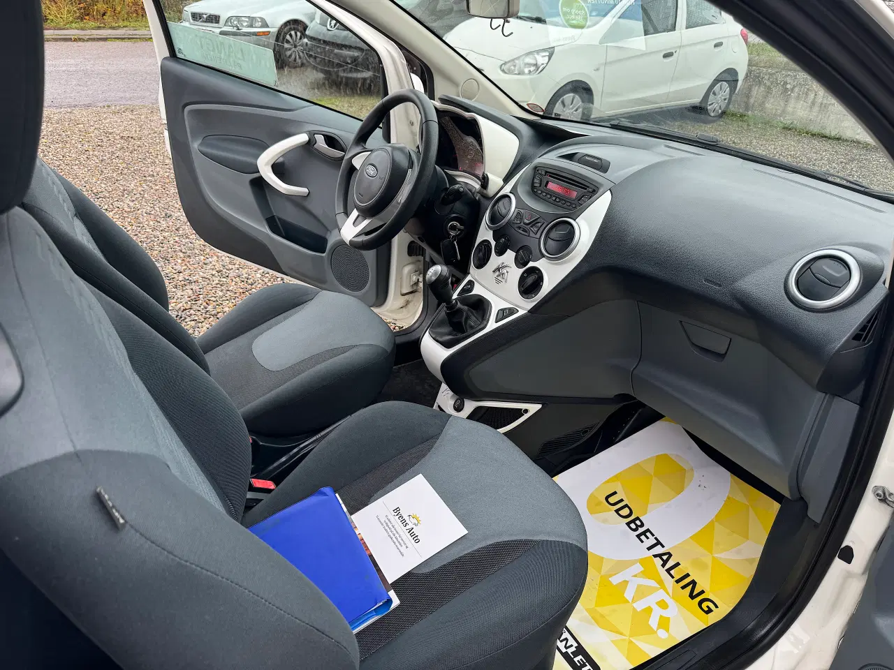 Billede 10 - Ford Ka Nysyn lav km meget pæn